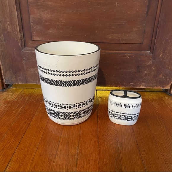 Patterned Black and White Bathroom Trashcan and Toothbrush Holder Set - Picture 2 of 6
